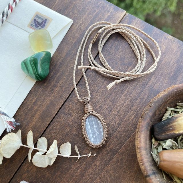 گردنبند بافت سنگ سلنایت